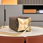Louis Vuitton M11672 Bloom Pouch - Image 2