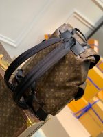 Louis Vuitton M43735 Christopher MM - Image 5