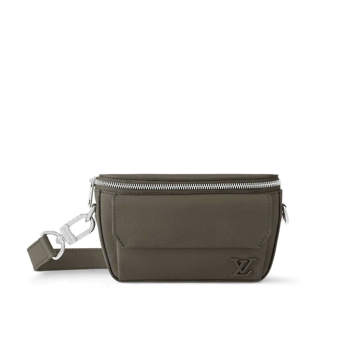 KyBgUUtt-10001-38.png Louis Vuitton M83560 PILOT MINI BAG - Image 1