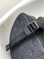 Louis Vuitton M55699 Christopher MM - Image 8