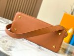 Louis Vuitton M24620 Large CAPUCINES SOUPLE BAG - Image 6
