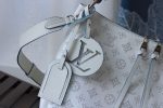 Louis Vuitton M56201 Beaubourg Hobo MM - Image 6