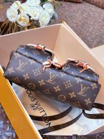Louis Vuitton M46932 Excursion PM - Image 4