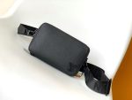Louis Vuitton M59161 Alpha Wearable Wallet - Image 2