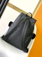 Louis Vuitton M55699 Christopher MM - Image 4