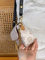 Louis Vuitton M83091 Wallet on Chain Ivy - Image 3