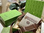 GUCCI SUPREME MESSENGER BAG - Image 2