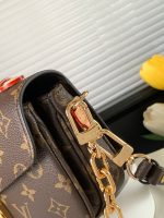 Louis Vuitton M46279 Pochette Métis East West - Image 8