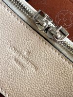 Louis Vuitton M59203 Bella Tote - Image 11