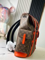 Louis Vuitton M46814 Christopher MM - Image 4