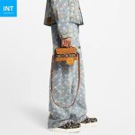 Louis Vuitton N00187 Steamer East West Wearable Wallet - Image 4