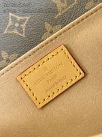 Louis Vuitton M12429 Pochette Métis East West - Image 11