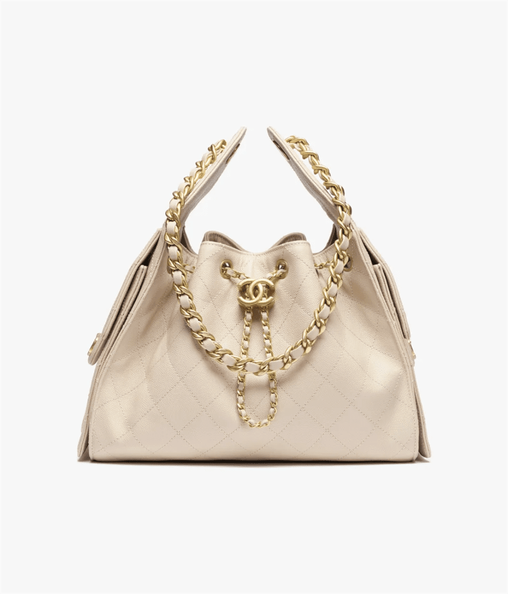 cc8b3411d06baf56d4a85c144f2d6b6b.png CHANEL 25 Small Handbag - Image 1