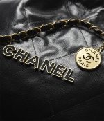 CHANEL 22 Small Handbag - Image 3