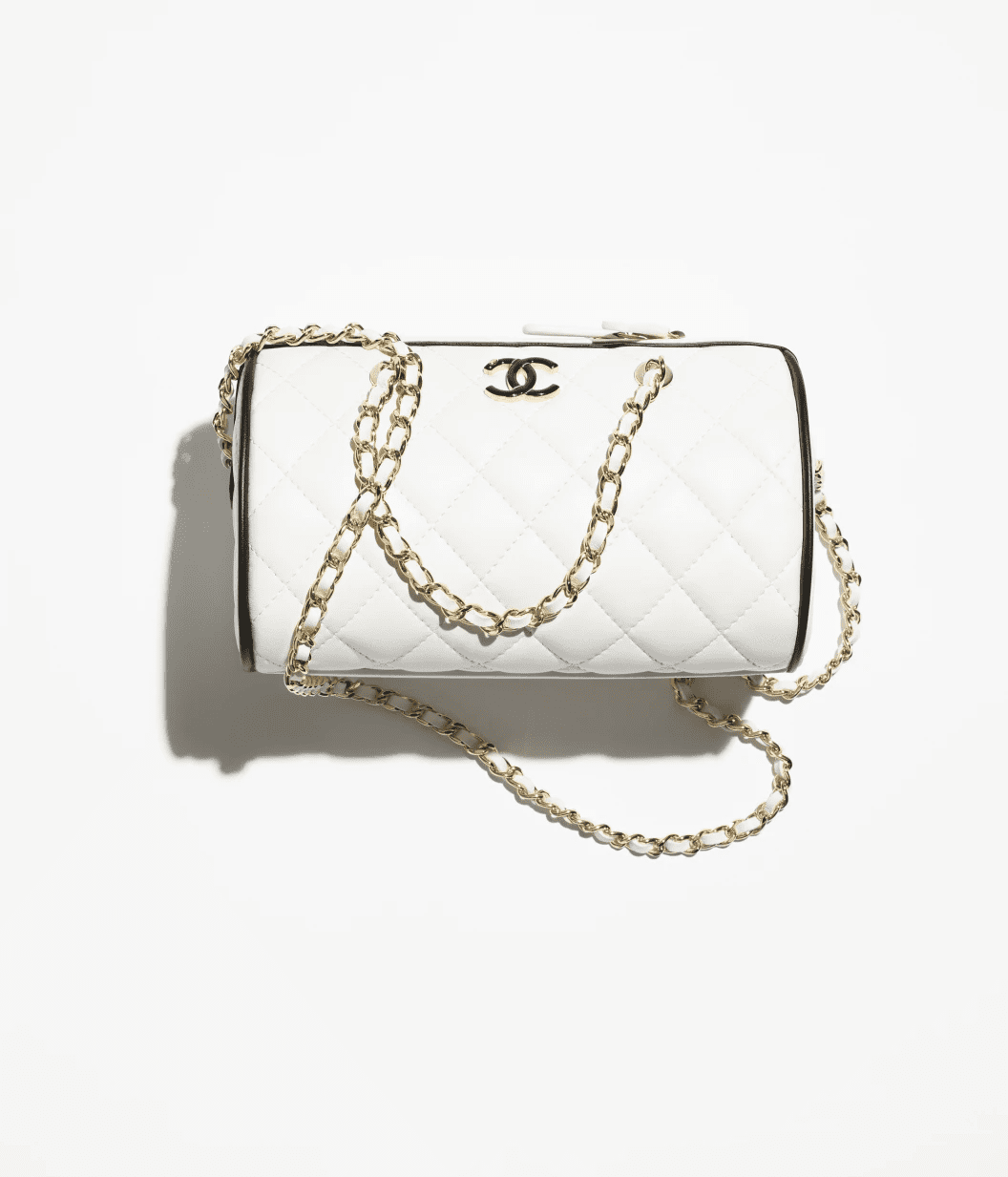 de985badc8f9121a6be952d309240a7d.png Chanel Clutch with Chain - Image 1