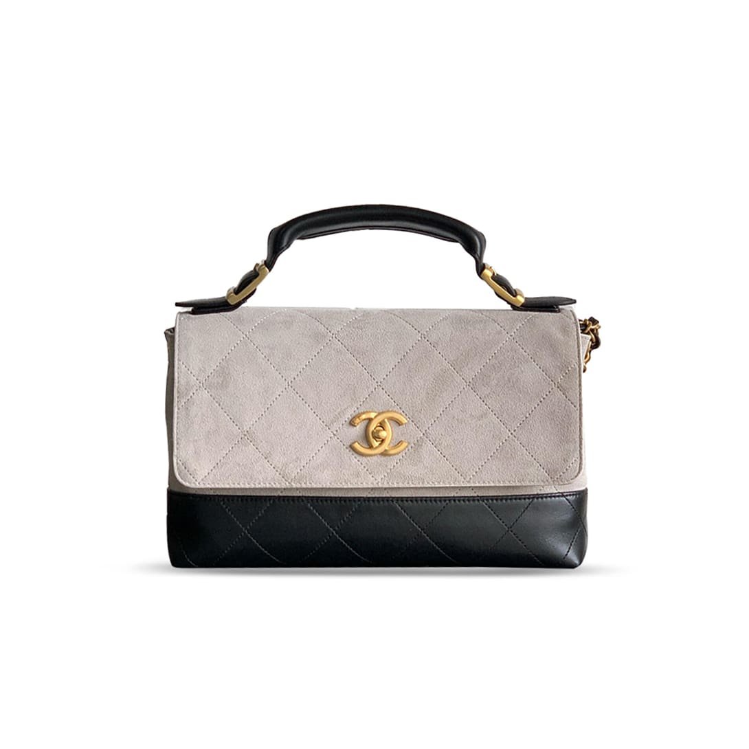 e2ac7536b53d4f8cdc35206ec5083bde.jpg Chanel Large Flap Bag with Top Handle - Image 1