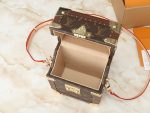 Louis Vuitton M10079 Camera Box - Image 6