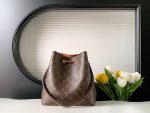LOUIS VUITTON NéoNoé MM M44887 - Image 4