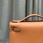 Hermès Gold Kelly Pochette Clutch Swift Gold Hardware - Image 8