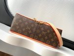 Louis Vuitton M47149 Dauphine Soft GM - Image 5
