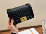 CHANEL Calfskin Chevron Quilted Medium Boy Flap Black - Image 7