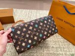 Louis Vuitton Jungle hot mom bag OnTheGo - Image 6