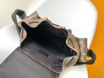Louis Vuitton M46686 Christopher MM - Image 10