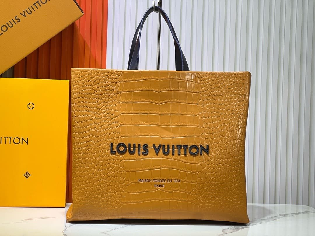 nbDJrhhY-IMG_1291.jpg Louis Vuitton M24457 Shopper Tote MM - Image 1