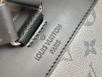 Louis Vuitton M46331 Christopher PM - Image 7