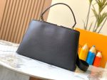 Louis Vuitton M24607 Large CAPUCINES SOUPLE BAG - Image 4