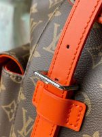 Louis Vuitton M46814 Christopher MM - Image 7