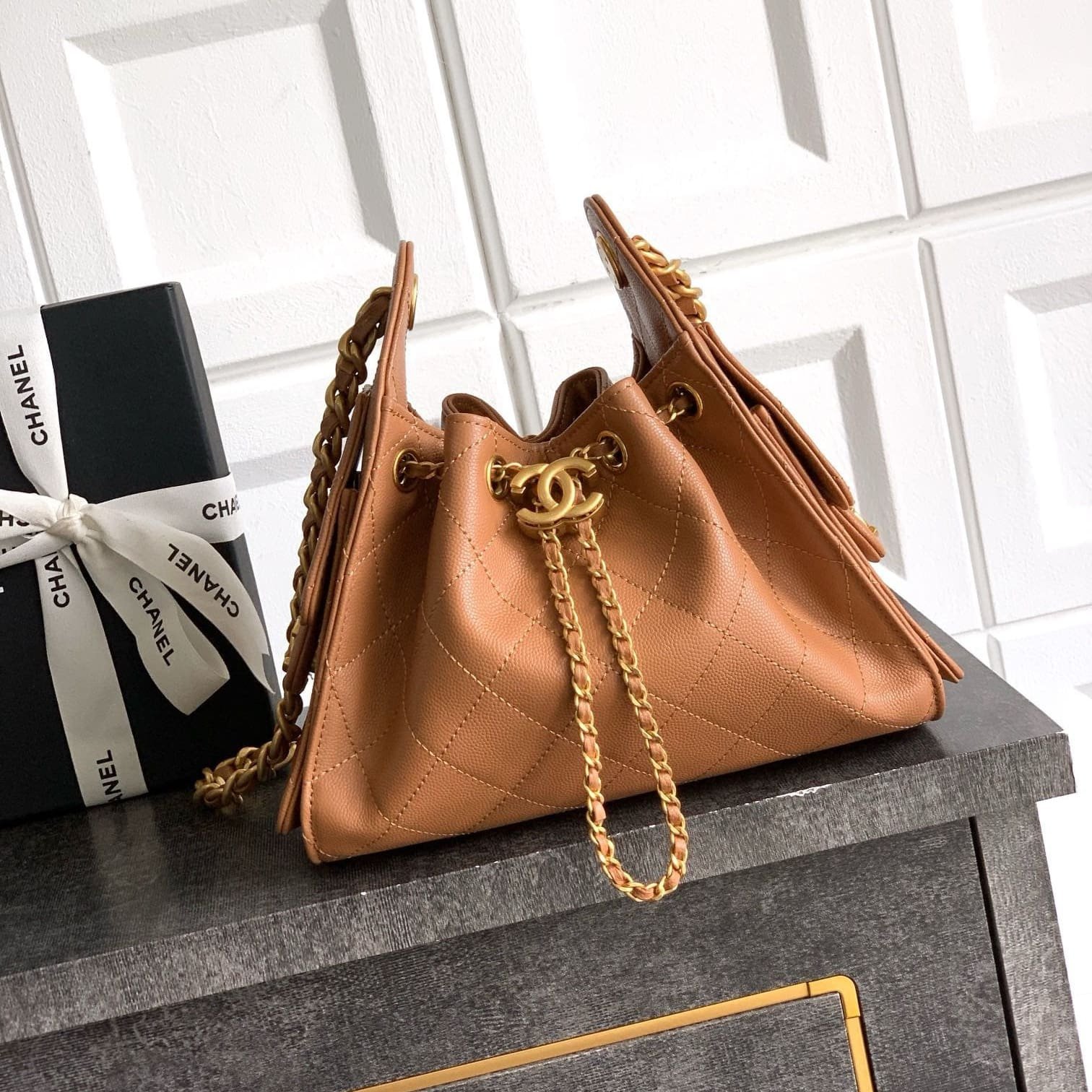 pTVJCwOn-10001-3.jpg CHANEL 25 Small Handbag - Image 1