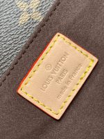 Louis Vuitton M46279 Pochette Métis East West - Image 10