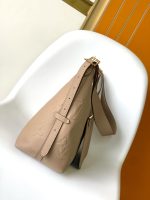 Louis Vuitton M46292 CarryAll MM - Image 3