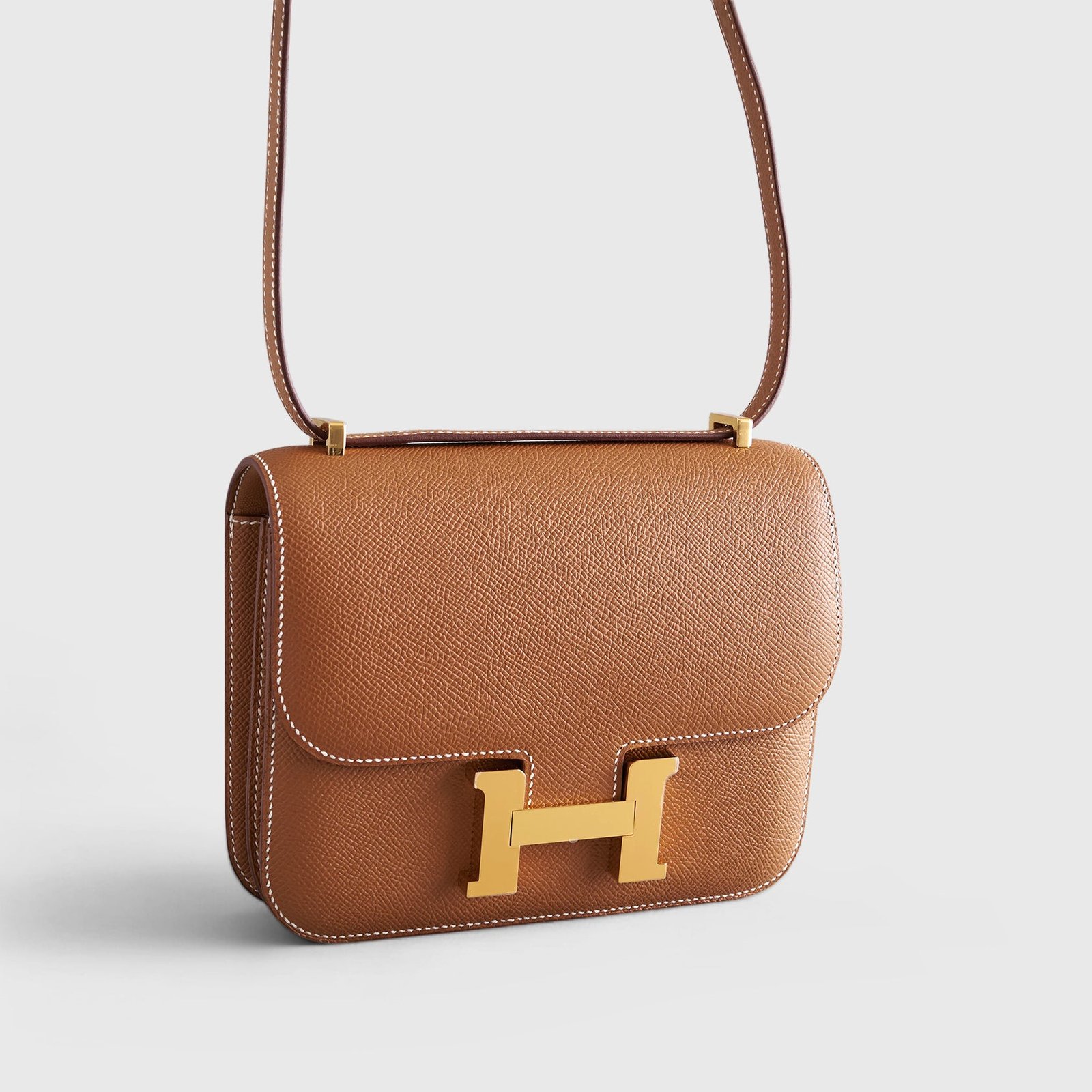 tjb1avgX-HermesConstance18EpsomGoldGoldHardware146a_d81ec6a1-6042-4389-b798-f8e8c459d3dd.jpg Hermès Constance 18 Epsom Gold Gold Hardware - Image 1