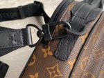 Louis Vuitton M46973 Quest Messenger - Image 7