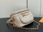 Louis Vuitton M83275 Mini Bumbag - Image 4