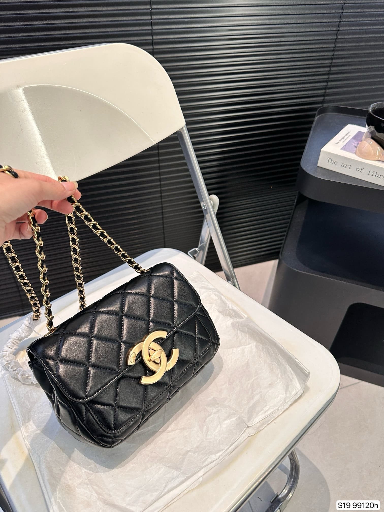 ubryplSc-IMG_6152.jpg Chanel chain bag - Image 1