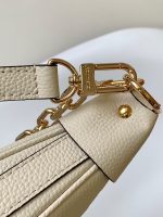 Louis Vuitton Loop Hobo M46739 - Image 9