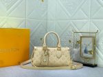 Louis Vuitton M11273 OnTheGo East West - Image 2