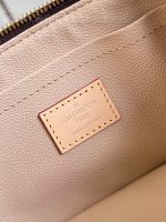 Louis Vuitton M11750 Toiletry Bag (top quality) - Image 10