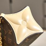 Louis Vuitton M11672 Bloom Pouch - Image 7