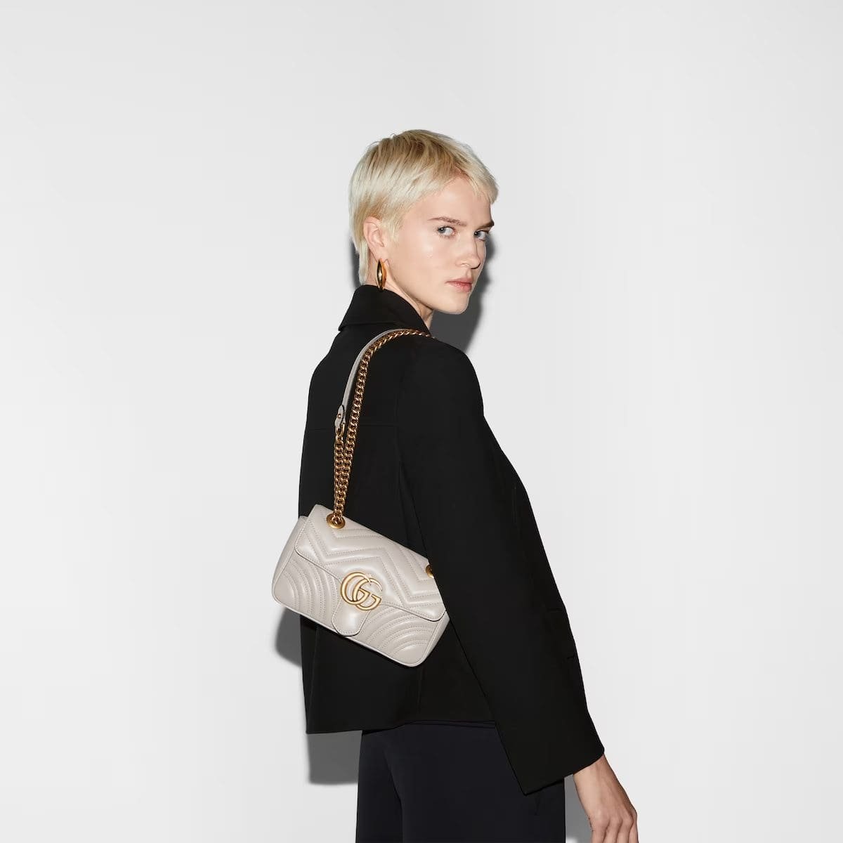 xiLEyfge-S@VWW7585DWRURXW.jpg GUCCI MARMONT MATELASSÉ MINI BAG - Image 1