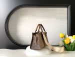 Louis Vuitton M46653 OnTheGo East West - Image 3