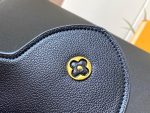 Louis Vuitton M24607 Large CAPUCINES SOUPLE BAG - Image 9